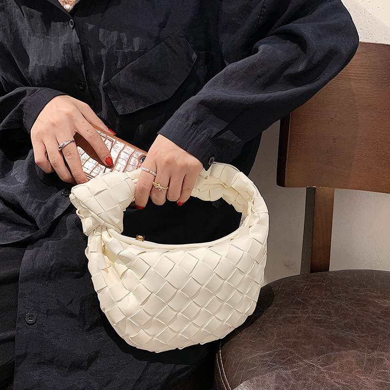 KNOTTED WOVEN CLOUD BAG