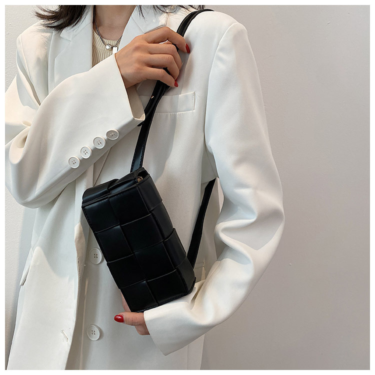 LATTICE – THE WOVEN CROSSBODY (MEDIUM)