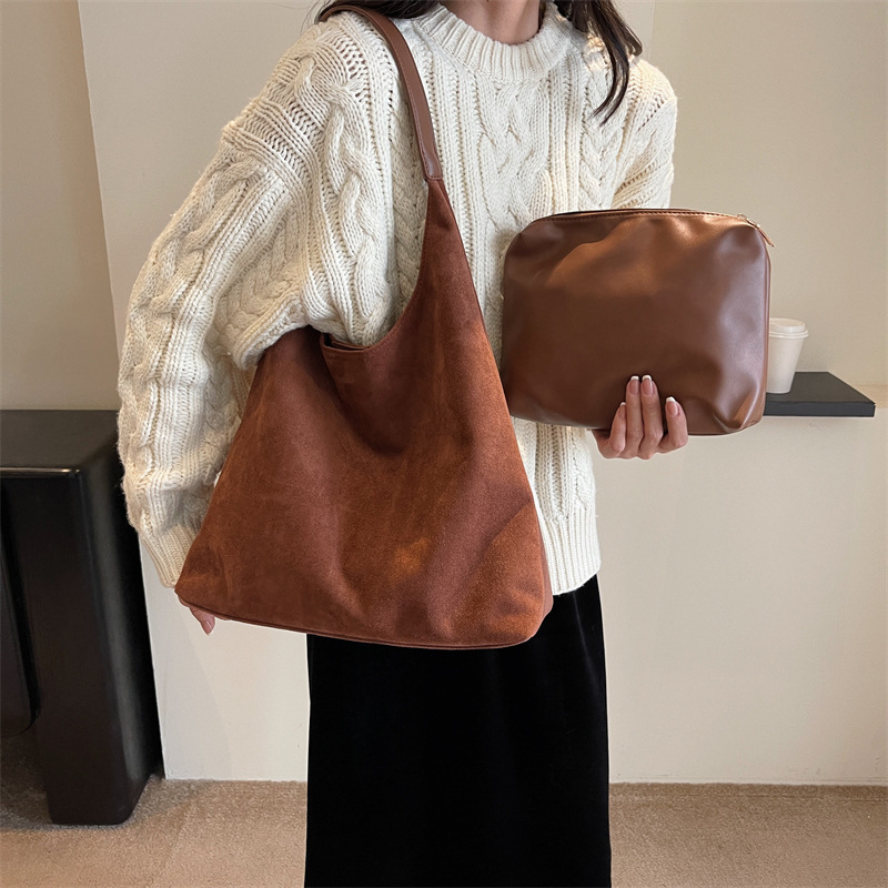 SUEDE - THE DAILY LEATHER TOTE
