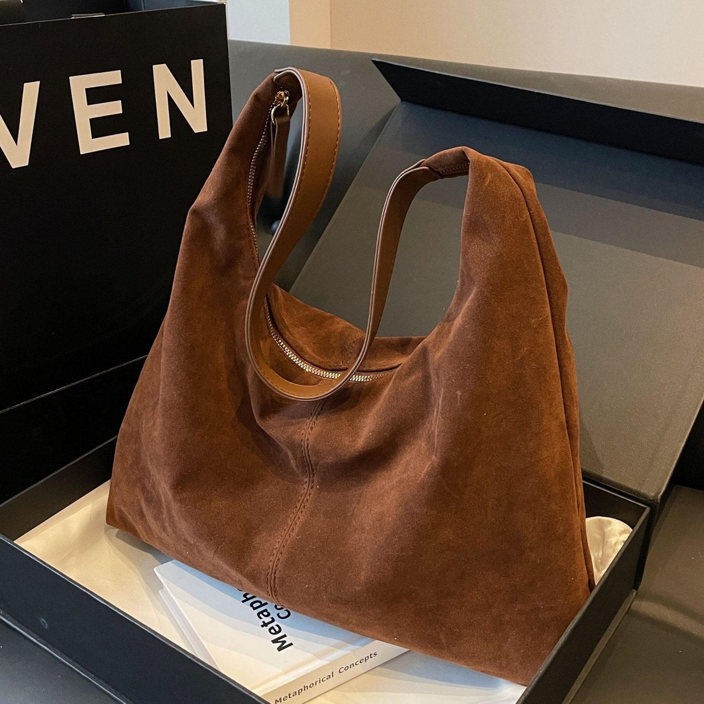 SUEDE - THE DAILY LEATHER TOTE (ZIPPER)