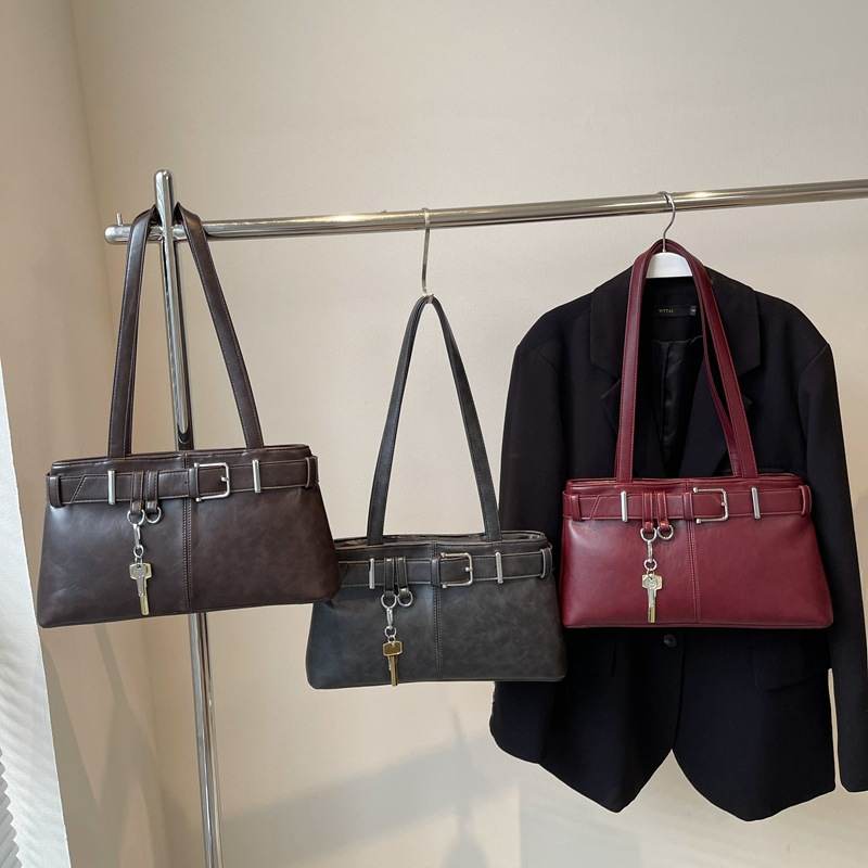 ADELAIDE – THE VINTAGE BUCKLE BAG