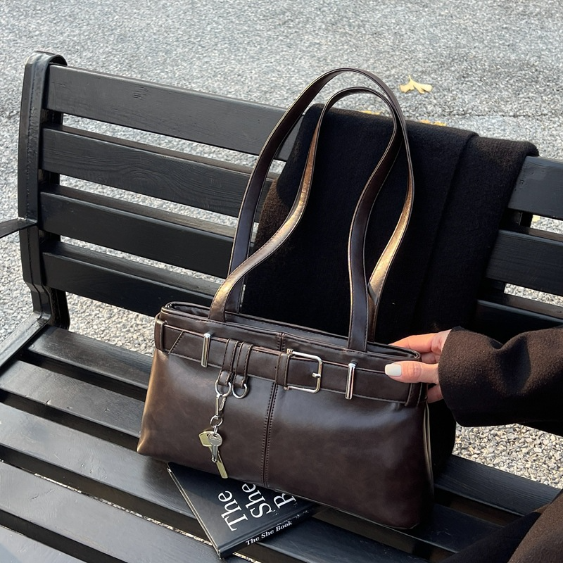 ADELAIDE – THE VINTAGE BUCKLE BAG