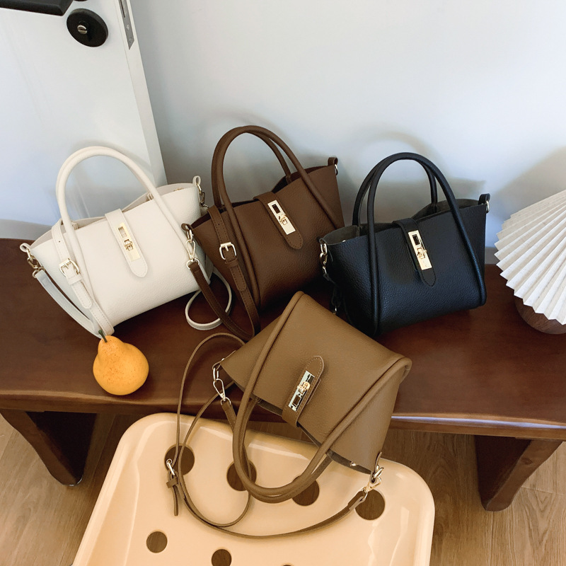 MIRABELLE – THE ELEGANT BUCKET BAG