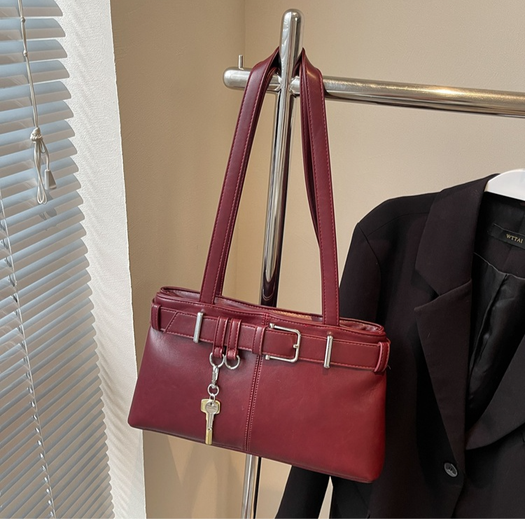 ADELAIDE – THE VINTAGE BUCKLE BAG