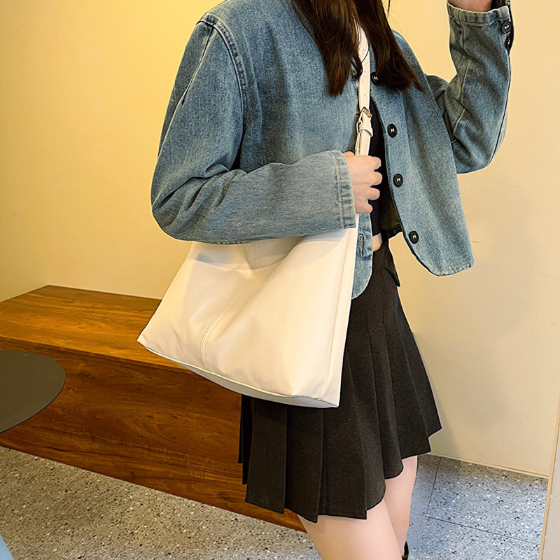 NOA DAILY COMMUTER TOTE