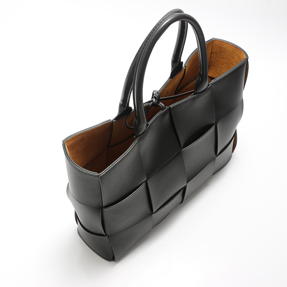 SAVANNAH WOVEN TOTE BAG