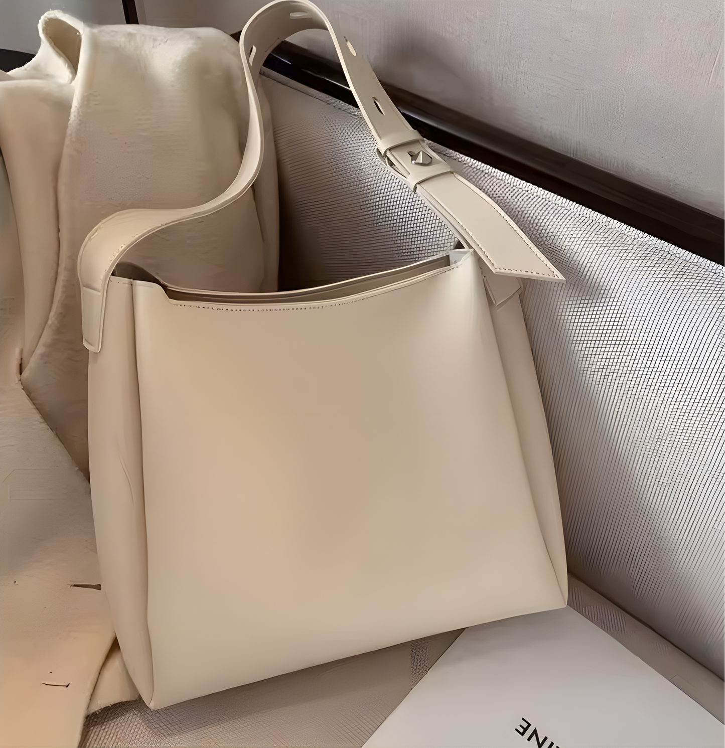 BELLA - THE DAILY CLASSY BAG